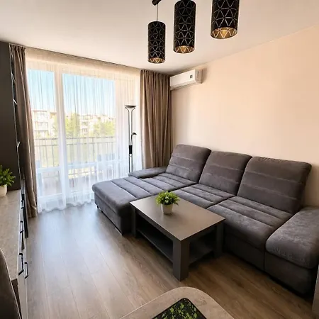 Two-bedroom With A Cozy Balcony Sluneční pobřeží