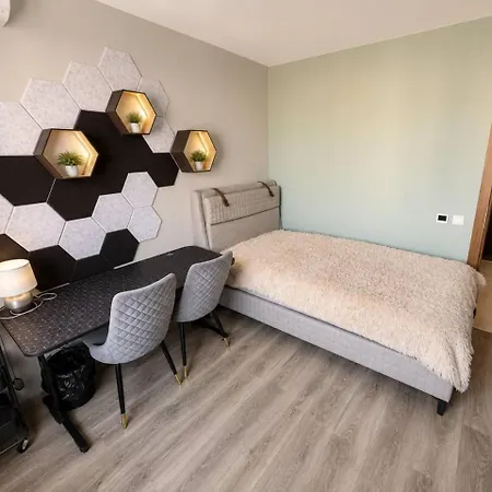 Apartmán Two-bedroom With A Cozy Balcony