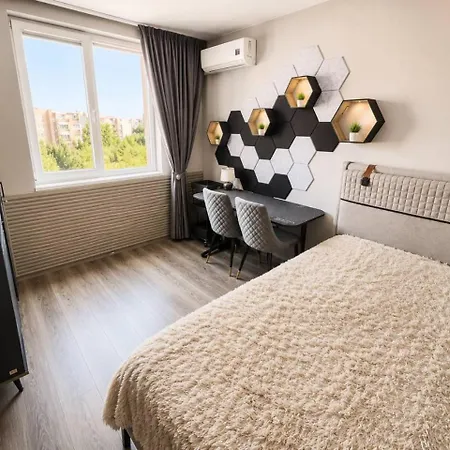 Apartmán Two-bedroom With A Cozy Balcony